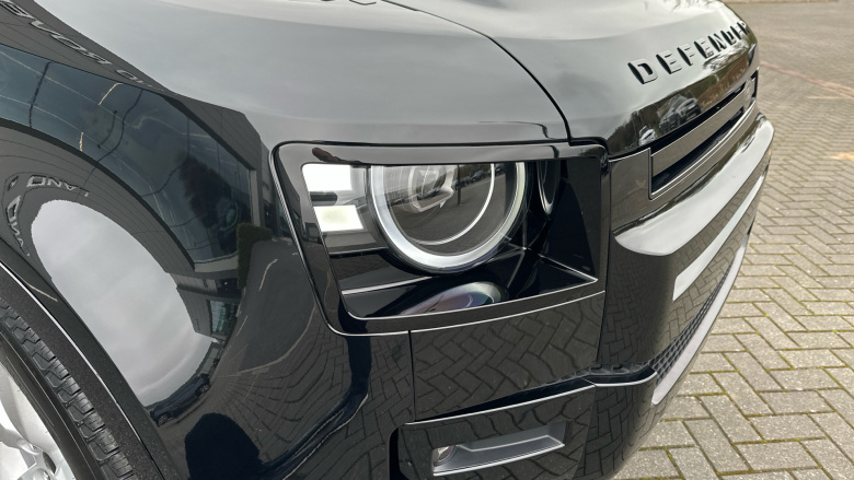 Land Rover Defender 3.0 D350 X-Dynamic SE 110 5dr Auto Diesel Estate